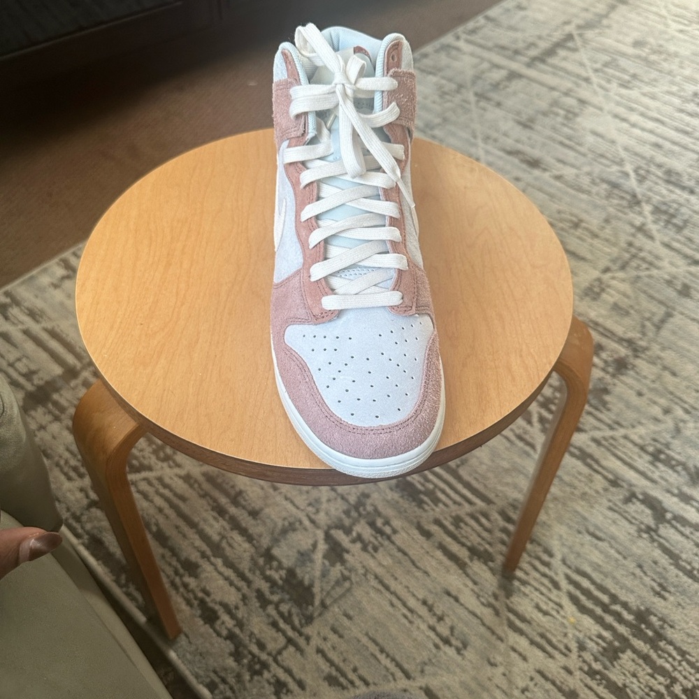 Nike Pink and White Athletic Shoes - Picture 4 of 10